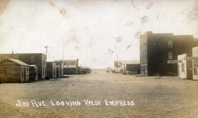Empress - 3rd ave Looking West